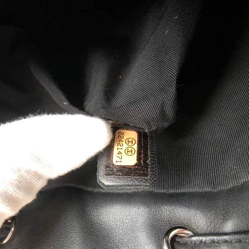 Chanel Backpack Backpack Black Calfskin One Size 21 × 11 × 25 cm 22 — detail view 4 of 11