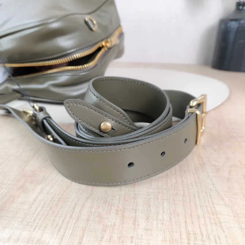 Miumiu Top Handle Bag Beau CC alfskin 34 × 10 × 23 cm — detail view 5 of 12