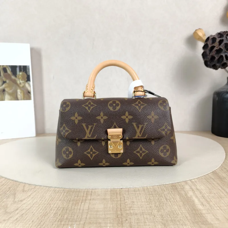 Louis Vuitton Crossbody Bag MADELEINE Monogram PV Cnano21 × 6 × 12.5 cm