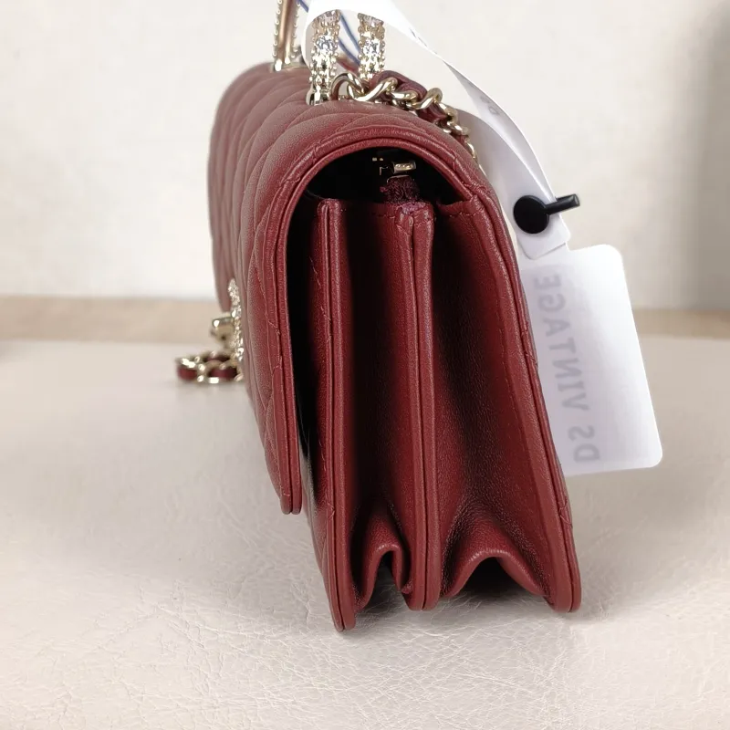 Chanel Crossbody Bag C woc Burgundy Lambskinmini19.2 × 3.5 × 12.3 cm — detail view 9 of 15