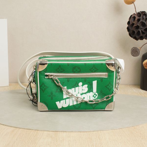 Louis Vuitton softtrunk Mini Green Microchip Edition · 18.5 × 8 × 13 cm