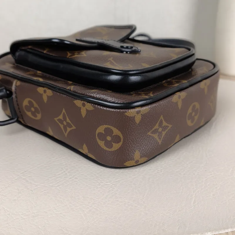 Louis Vuitton Crossbody Bag Christopher Camera Bag Monogram PVC Mini 15 × 8 × 17 cm — detail view 6 of 10