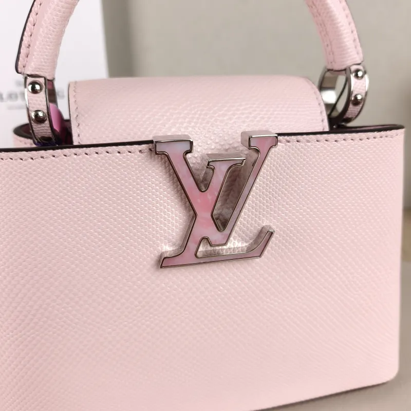 Louis Vuitton Shoulder Bag Capucines Pink Mini 21 × 8 × 14 cm — detail view 6 of 11