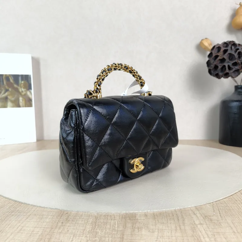 Chanel Crossbody Bag Black Lambskinmini19 × 8.5 × 14 cm — cover view 3 of 5