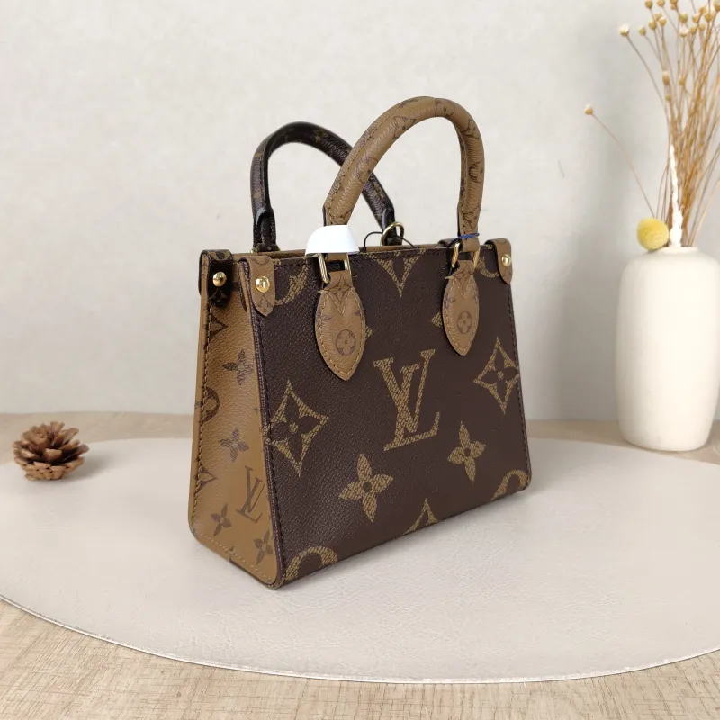 Louis Vuitton Crossbody Bag Onthego BB Monogram PVCBB18 × 8.5 × 15 cm — cover view 2 of 5