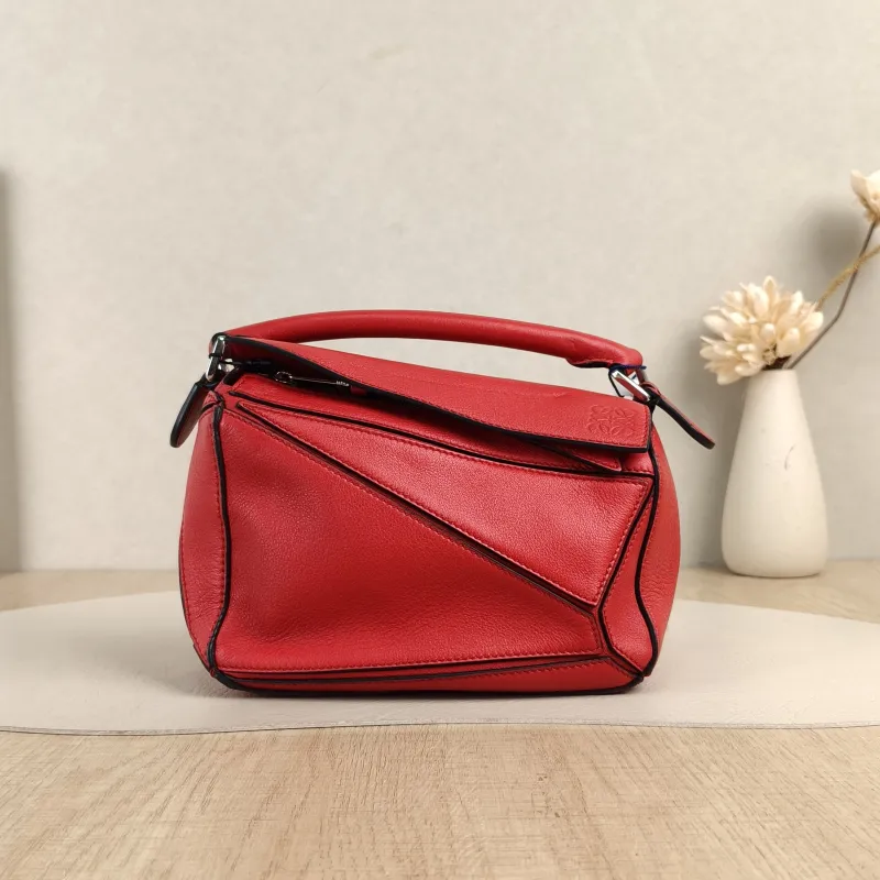 LOEWE Crossbody Bag Puzzle Red Calfskinmini18 × 8 × 12.5 cm