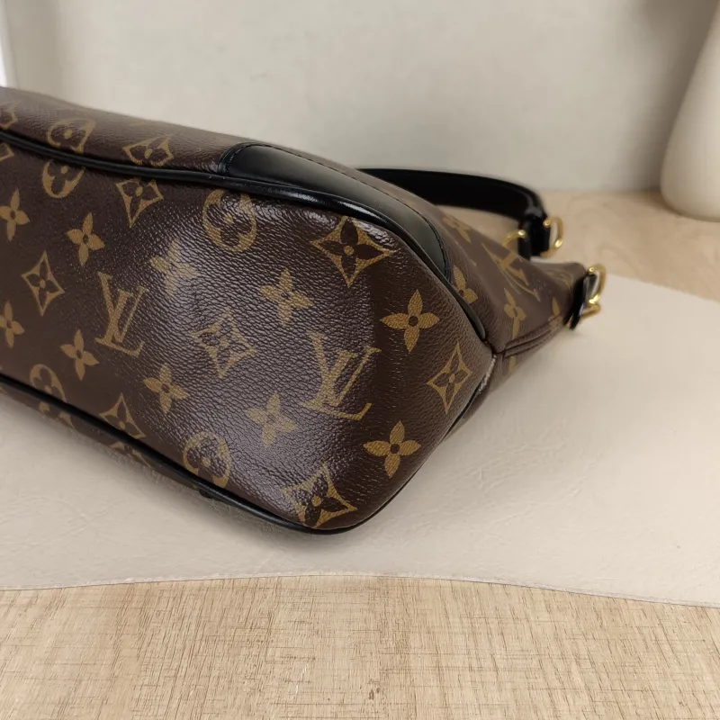Louis Vuitton Crossbody Bag Boulogne PVC Small26 × 9.5 × 16 cm — detail view 11 of 13