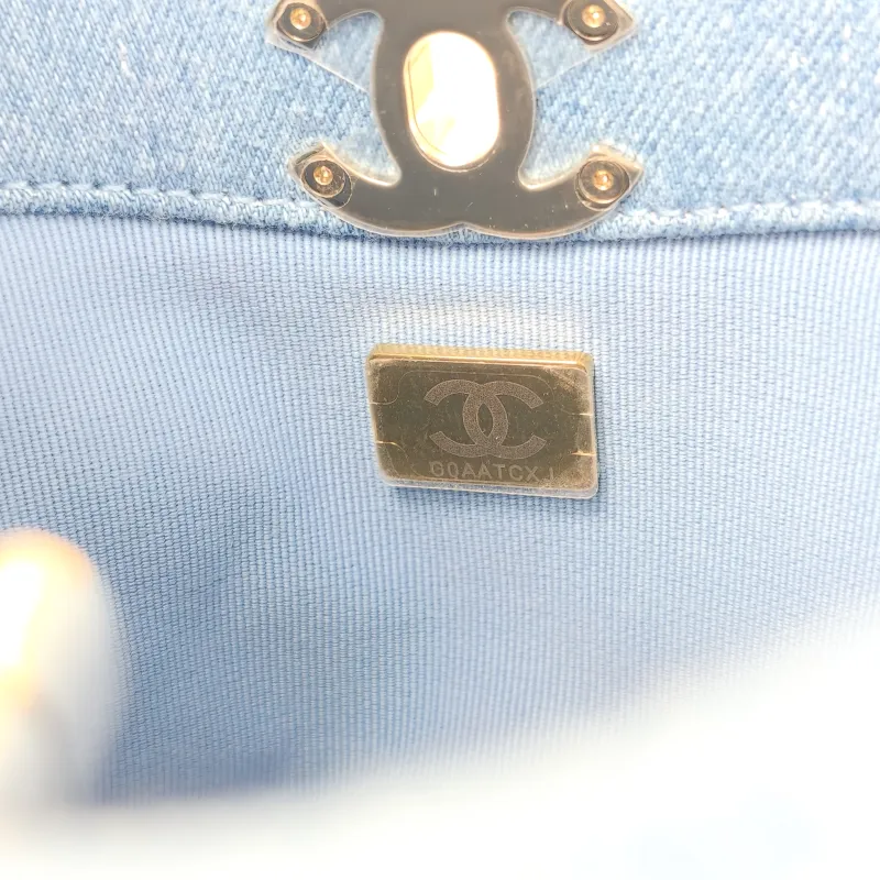 Chanel Crossbody Bag 31Bag Navy Blue Mini 23 × 5.5 × 22 cm — detail view 13 of 14