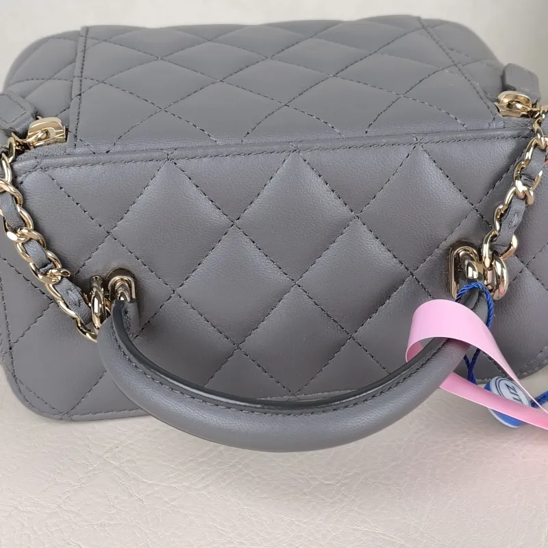 Chanel Crossbody Bag Edition Grey Lambskinmini16 × 8 × 9.5 cm — detail view 11 of 14