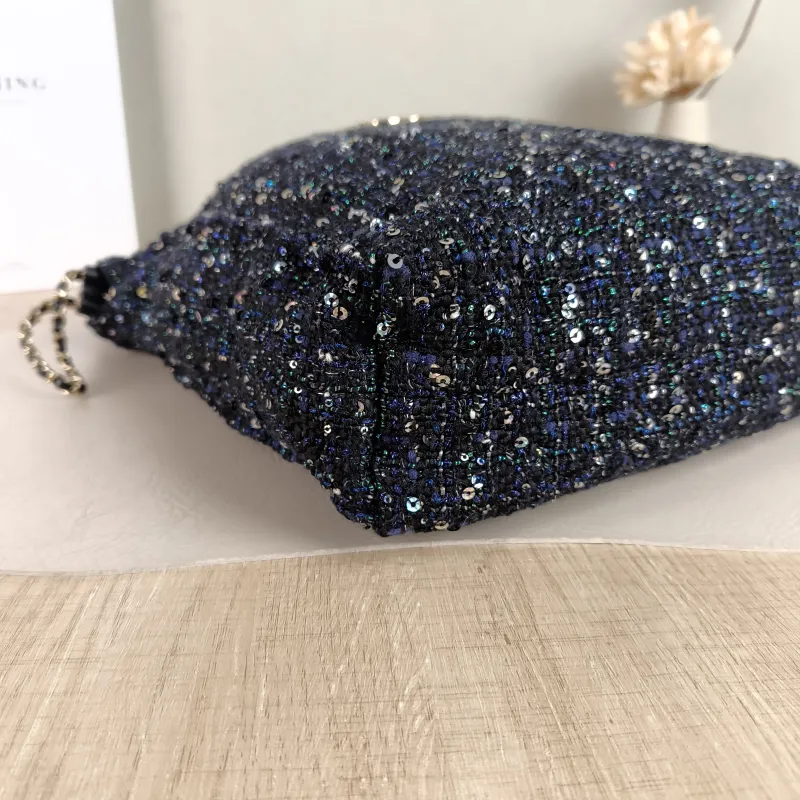 Chanel Shoulder Bag Pearl Bucket Bag Black One Size 25 × 8 × 27 cm 27 — detail view 5 of 11
