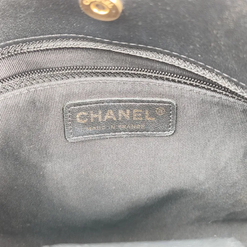 Chanel Shoulder Bag Tote Bag Black Calfskin Large 28 × 11 × 19 cm — detail view 8 of 13