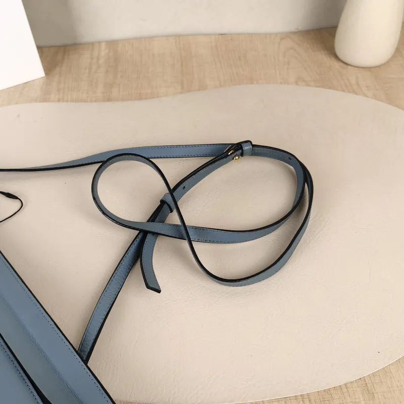 LOEWE Crossbody Bag Calfskin 32 × 5 × 21 cm — detail view 3 of 14