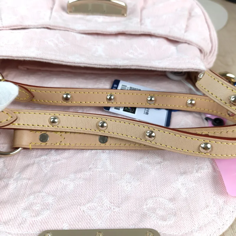 Louis Vuitton Shoulder Bag Sunset Pink One Size 27 × 3 × 18 cm — detail view 11 of 13