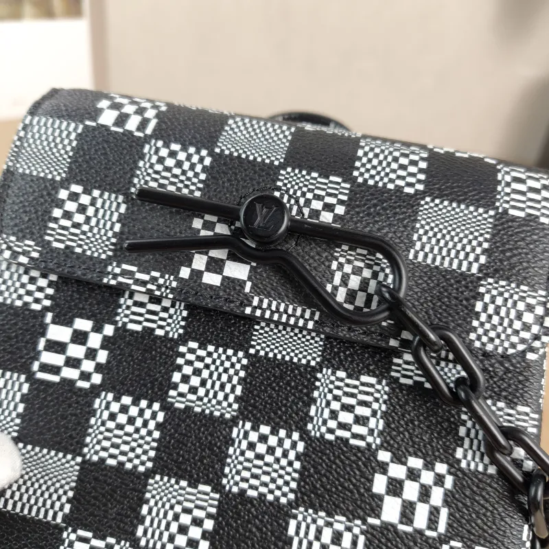 Louis Vuitton Shoulder Bag Nano Steamer Shoulder Bag Colorblock PVC nano 15 × 7 × 18 cm — detail view 3 of 11