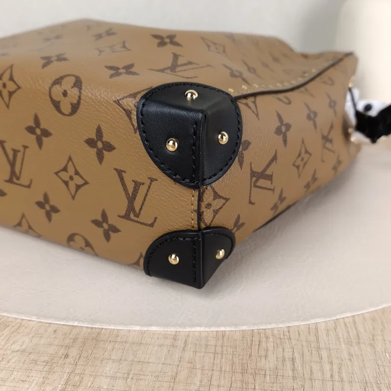Louis Vuitton Shoulder Bag NOÉ TRUNK Monogram PVC Small 23 × 8 × 27 cm — detail view 1 of 9