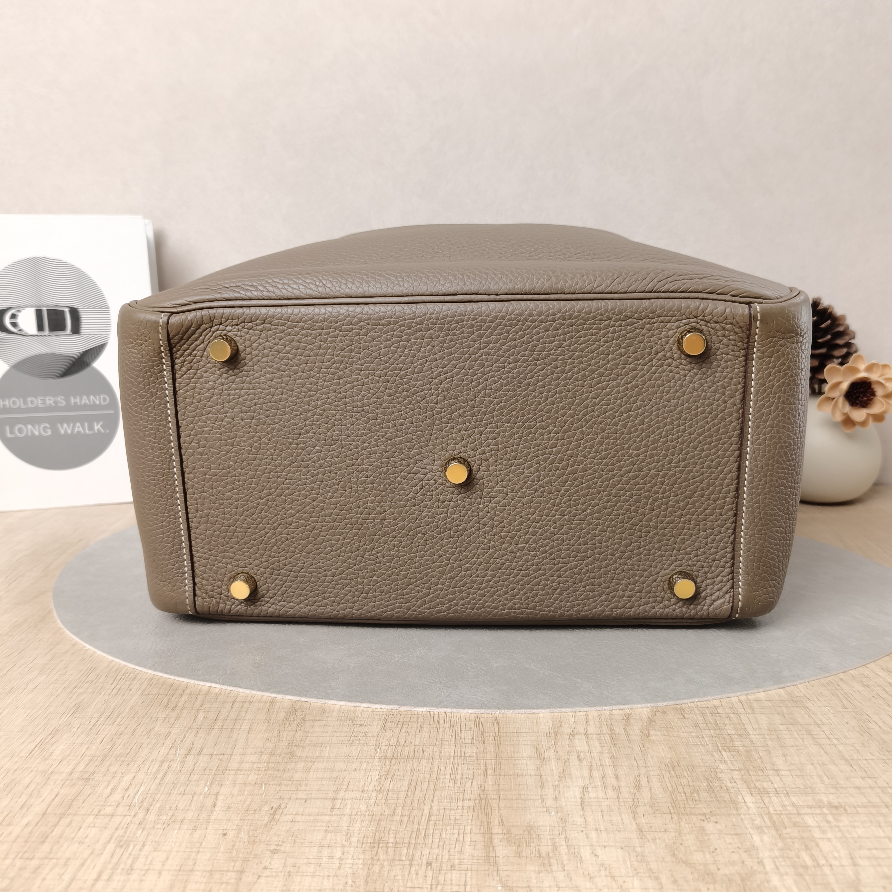 Hermès Shoulder Bag Lindy 30 Clemence Taurillon TC Calfskin Medium30 × 15 × 19 cm — cover view 3 of 5