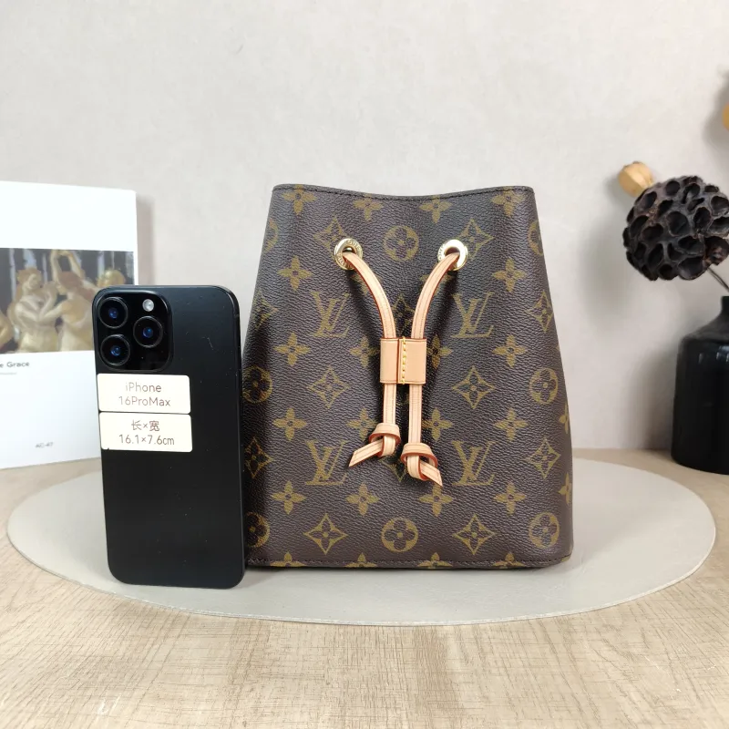 Louis Vuitton Crossbody Bag NÉONOÉ Bucket Bag BB Monogram PVC BB 20 × 13 × 20 cm — cover view 5 of 6