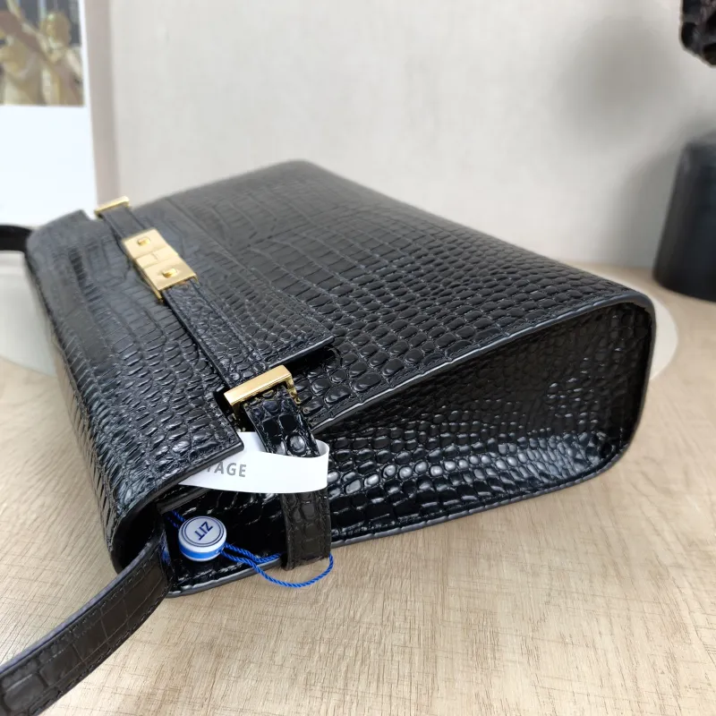 SAINT LAURENT Shoulder Bag MANHATTAN Black Calfskin Medium29 × 7.5 × 20 cm — detail view 2 of 12