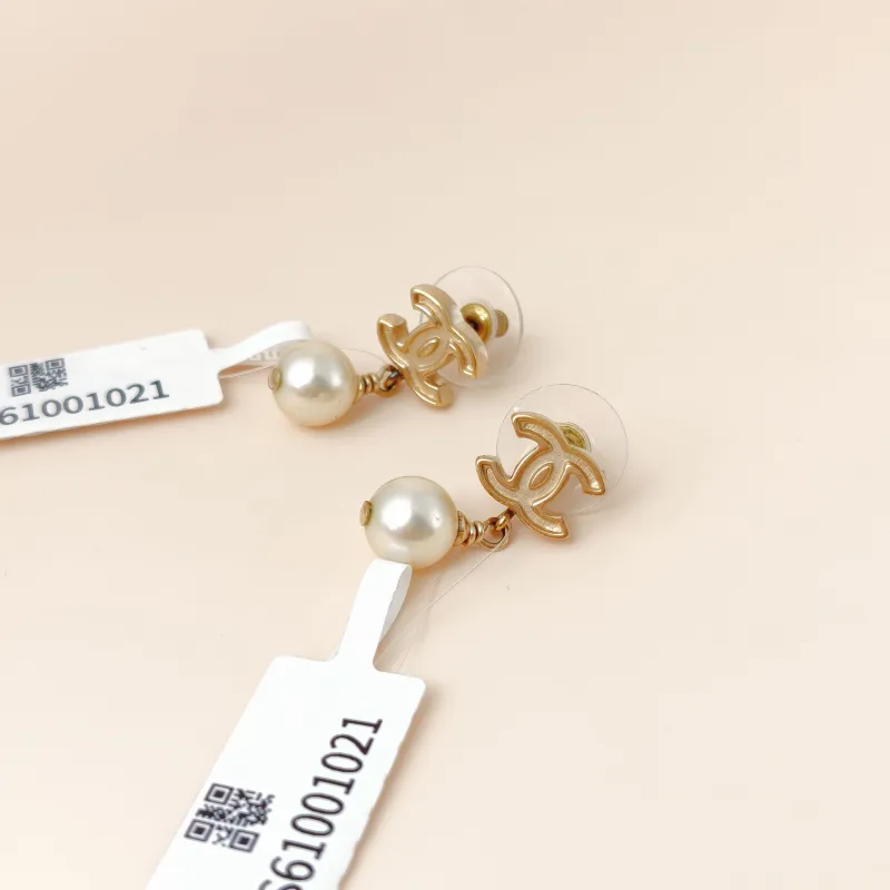 Chanel Earrings CE arrings Pearl Gold One Size — cover view 2 of 7