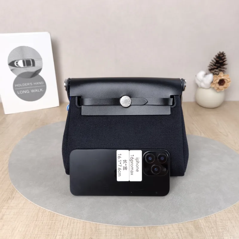 Hermès Crossbody Bag Herbag Zip 20Black Calfskin，Canvasmini20.5 × 7 × 16.5 cm — cover view 6 of 6