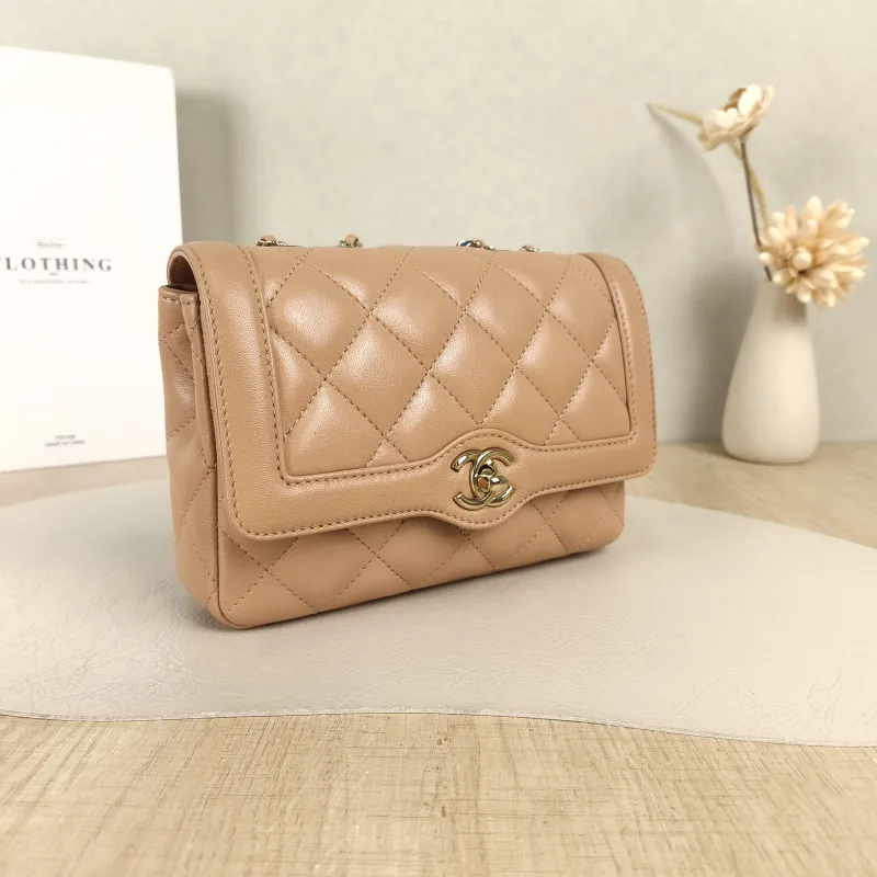 Chanel Crossbody Bag Crossbody Bag Taupe Calfskin One Size20 × 3.5 × 14 cm — cover view 4 of 5