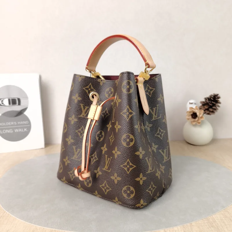 Louis Vuitton Crossbody Bag NÉONOÉ Bucket Bag BB Monogram PVCBB20 × 13 × 20 cm — cover view 5 of 5