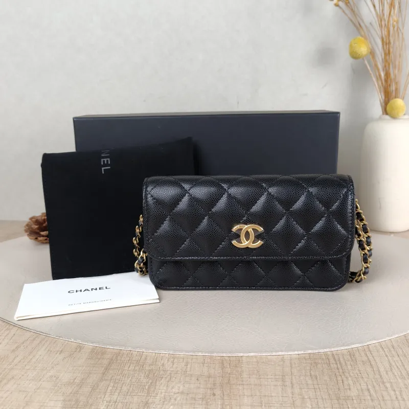 Chanel Crossbody Bag Black Grained Calfskin 17 × 4 × 9 cm — cover view 2 of 6