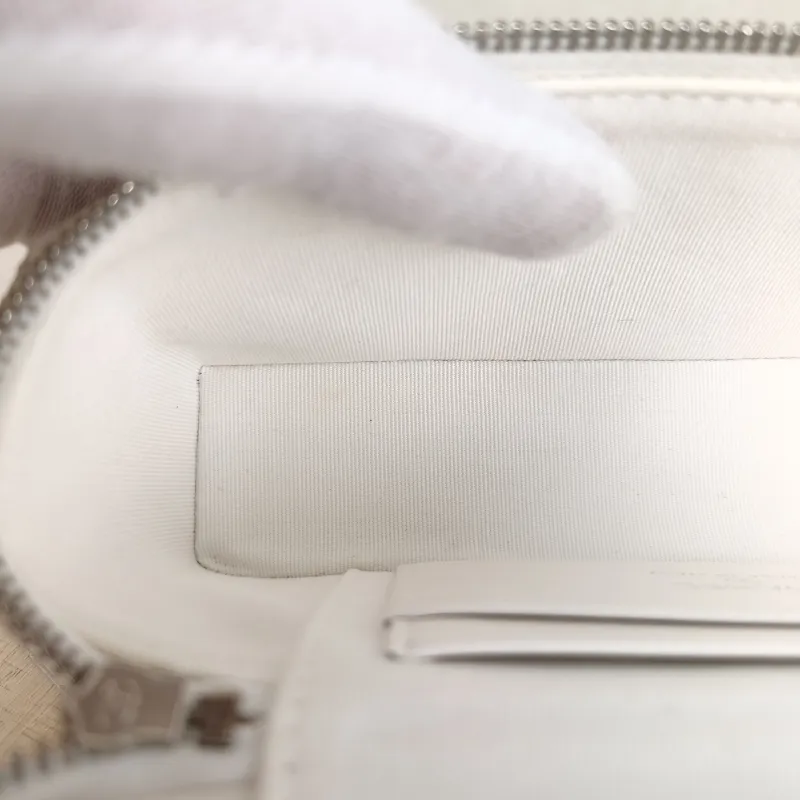 Chanel Crossbody Bag lp Box Bag Top Handle Crossbody Bag White Calfskin One Size 19.5 × 5 × 17 cm — detail view 5 of 13