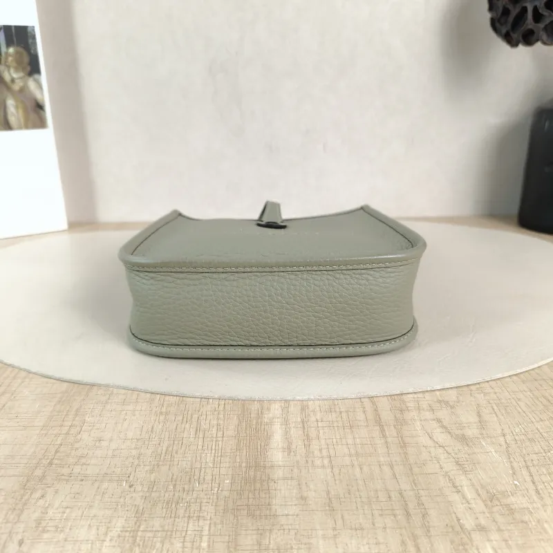Hermès Crossbody Bag Evelyne Mini 16 Mini 16 TC Calfskin Mini 17 × 5.5 × 18 cm B — cover view 4 of 6