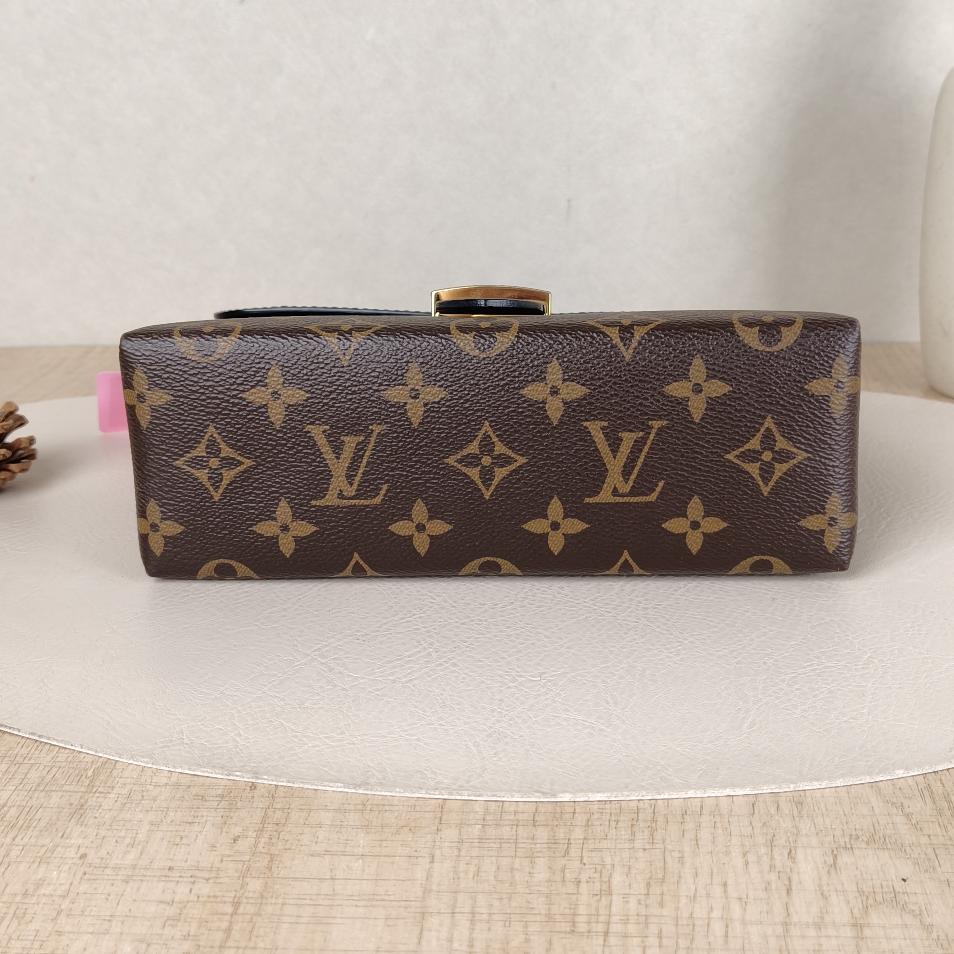 Louis Vuitton Crossbody Bag Locky BB Black PVCBB20 × 7.5 × 16 cm — cover view 2 of 5