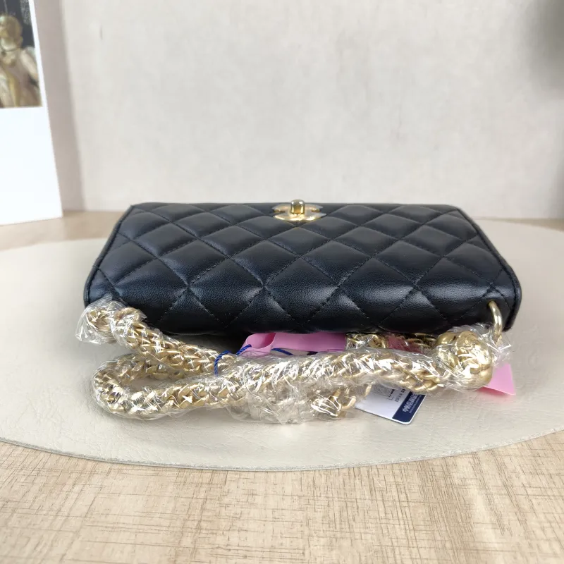 Chanel Crossbody Bag woc Black Lambskinmini19.2 × 3.5 × 12.3 cm — detail view 8 of 11