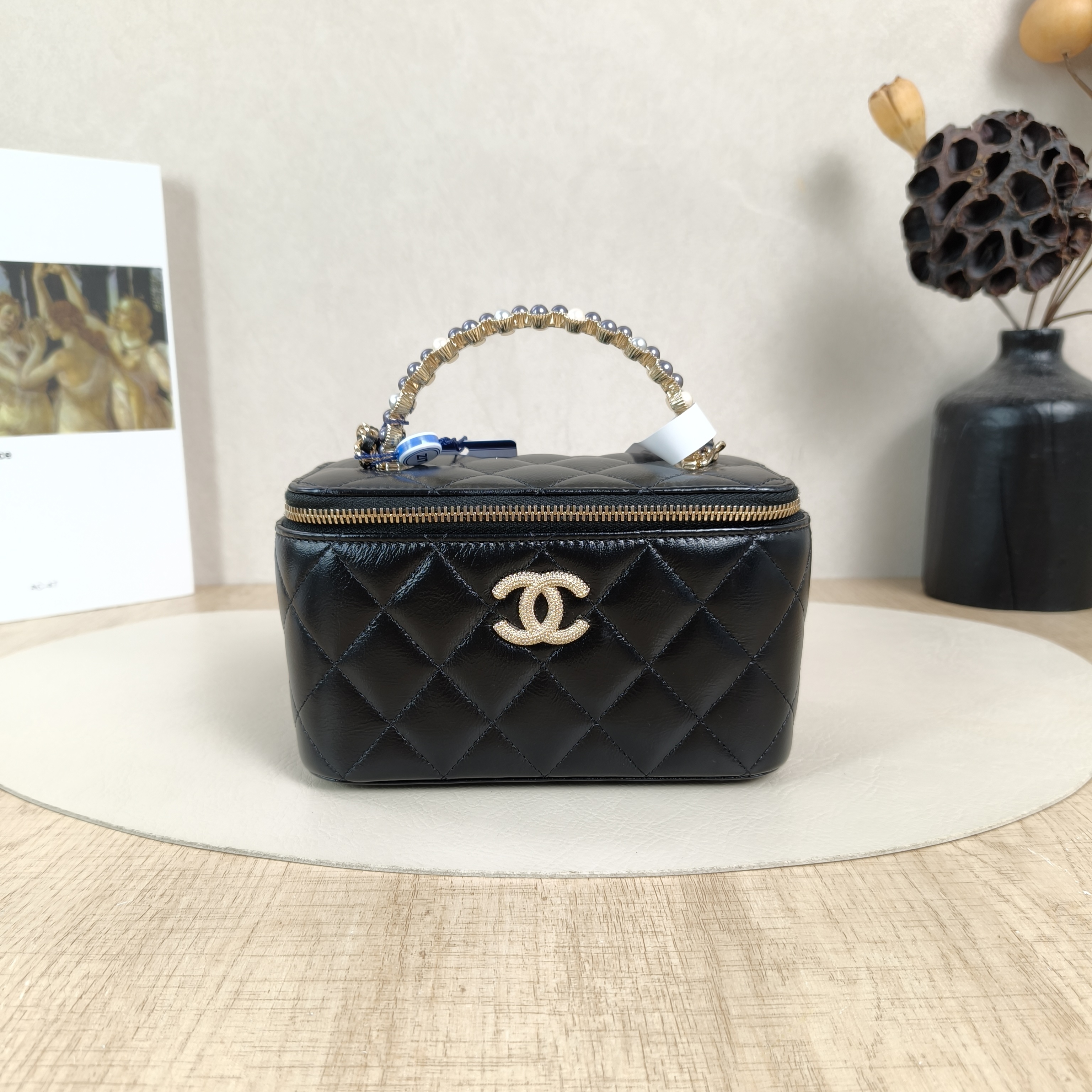 Chanel Crossbody Bag24p Pearl Black Waxed Leather One Size17 × 8 × 10 cm