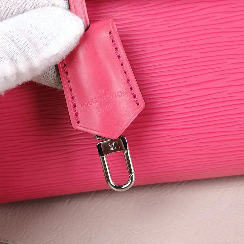 Louis Vuitton Crossbody Bag CLUNY Red Calfskin BB 28 × 10 × 20 cm — detail view 13 of 14