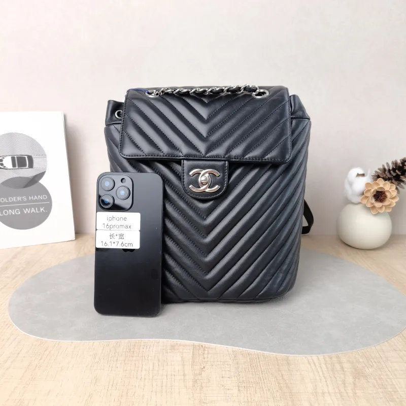 Chanel Backpack Backpack Black Calfskin One Size 21 × 11 × 25 cm 22 — cover view 3 of 6