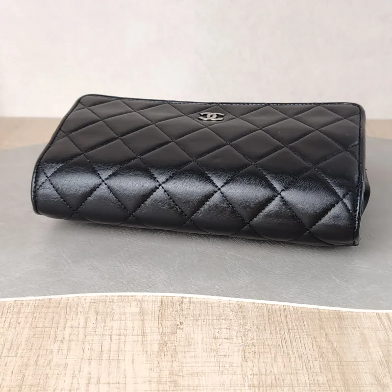 Chanel Crossbody Bag Classic Flap WOC CF WOCWOC Bag Black Lambskin Mini 19.2 × 3.5 × 12.3 cm 20 — detail view 1 of 13