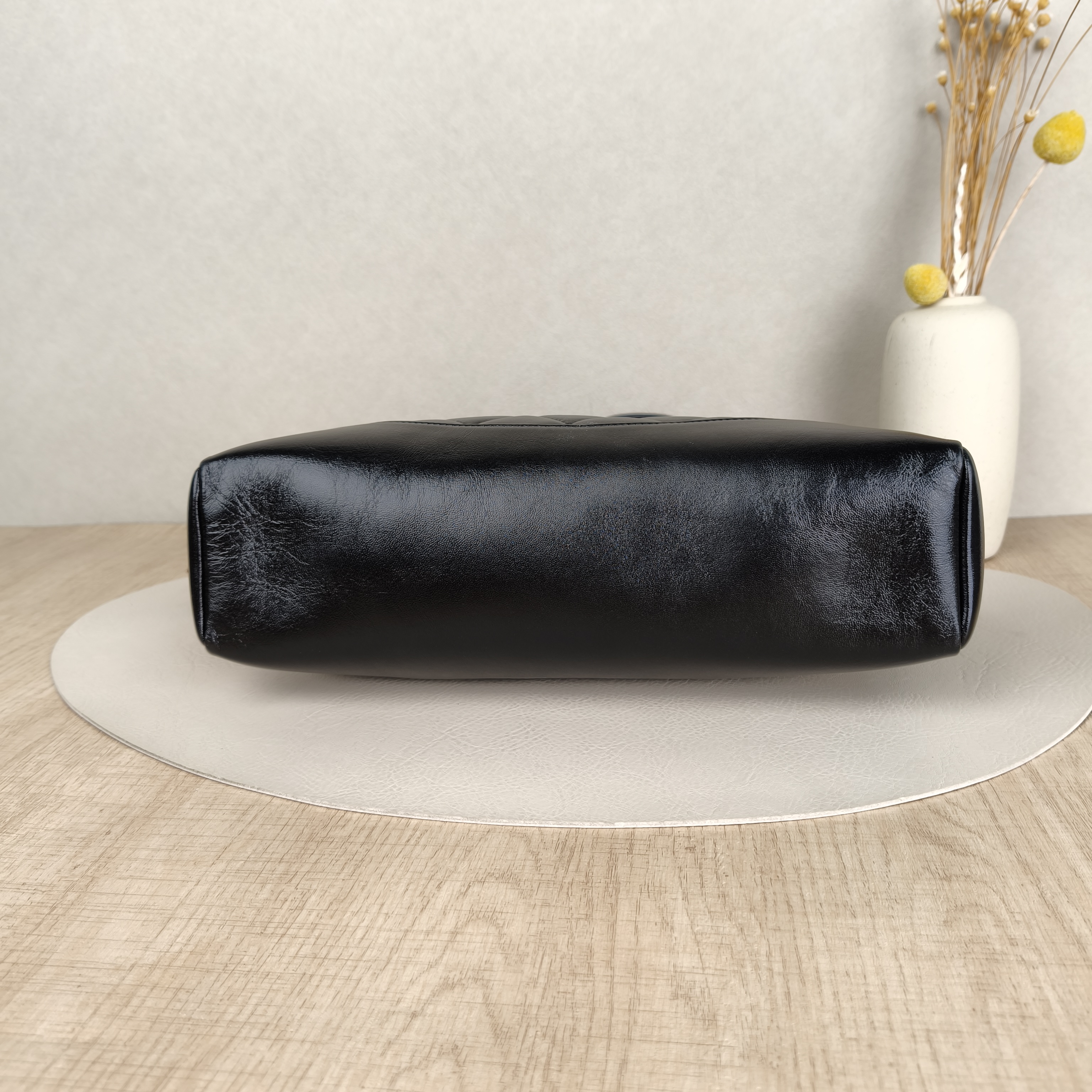 Chanel Crossbody Bag31Bag Black Waxed Leather Calfskin Small30 × 9 × 29 cm — cover view 8 of 10