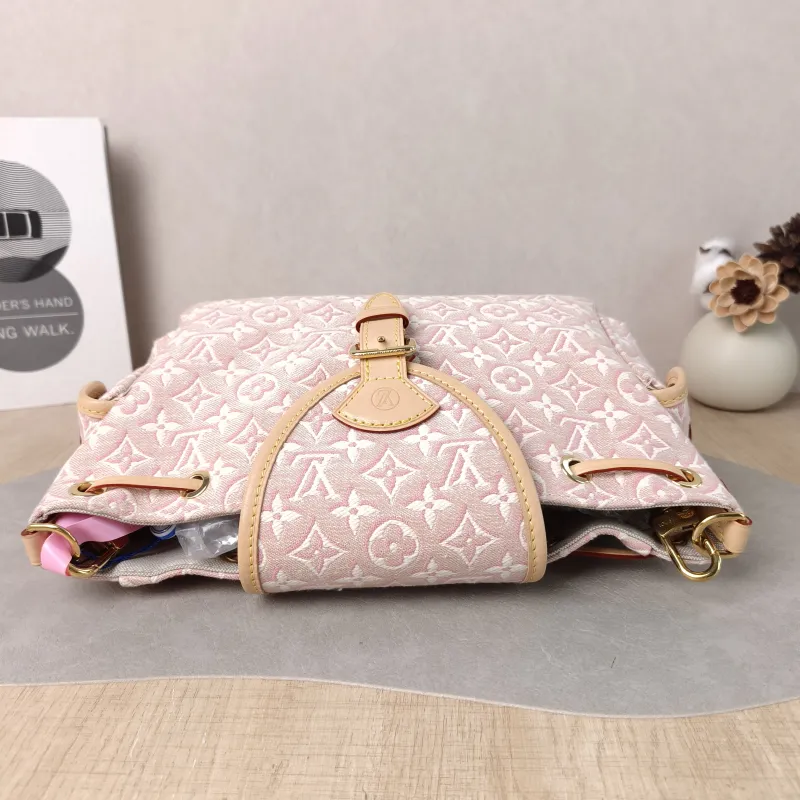 Louis Vuitton Shoulder Bag ODYSSÉE Pink Canvas Small 27 × 12 × 17 cm — detail view 1 of 11