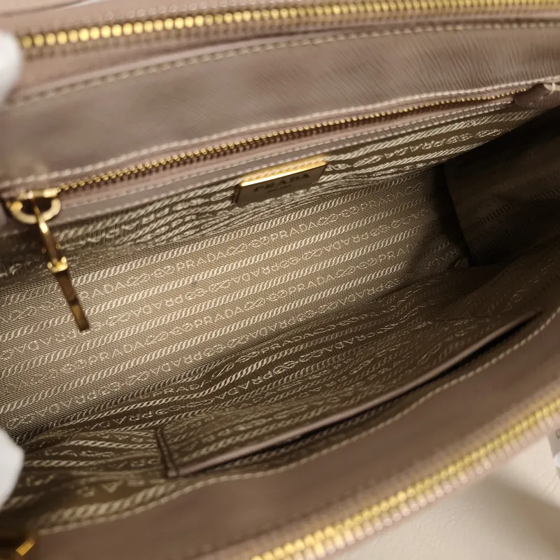 PRADA Top Handle Bag Galleria Galleria Bag Edition Calfskin Medium33 × 14 × 24 cm — detail view 2 of 13