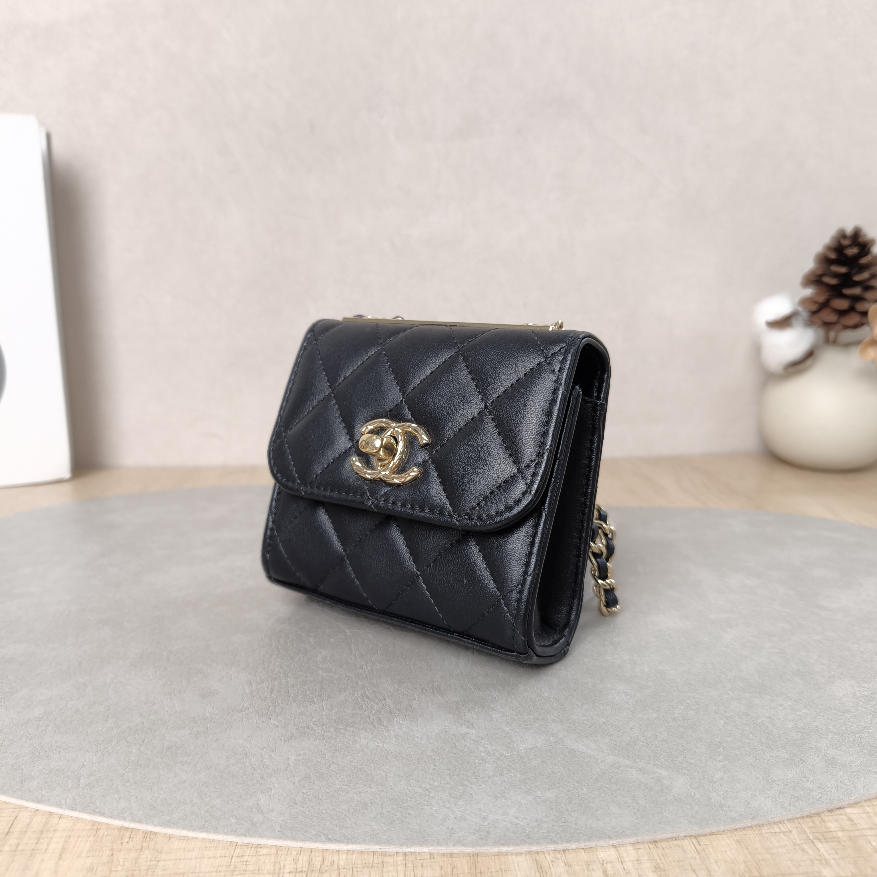 Chanel Crossbody Bagtrendy cc woc Black Lambskin Mini11 × 4 × 10 cm — cover view 5 of 5