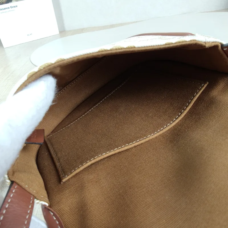 CELINE Crossbody Bag BESACE White PVC Mini 15 × 4 × 11 cm — detail view 2 of 12