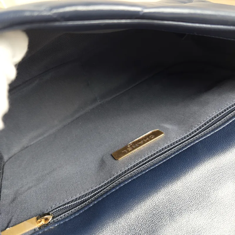 Chanel Crossbody Bag 19Bag Blue Calfskin Small 26 × 9 × 16 cm 30 — detail view 13 of 14