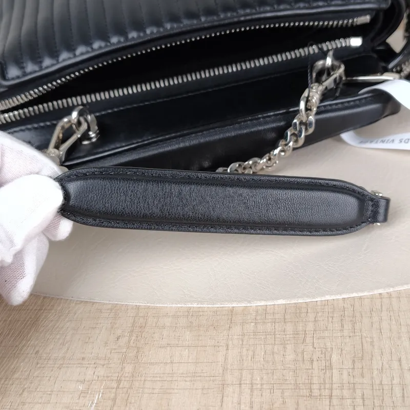 FENDI Crossbody Bagdotcom click Top Handle Bag Black Lambskin One Size23 × 11 × 15 cm — detail view 10 of 12