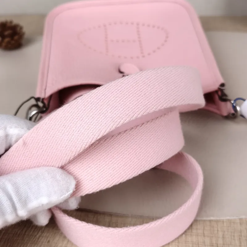 Hermès Crossbody Bag Evelyne Mini 16 Mini 16 TC Calfskin Mini 17 × 5.5 × 18 cm K — detail view 8 of 8
