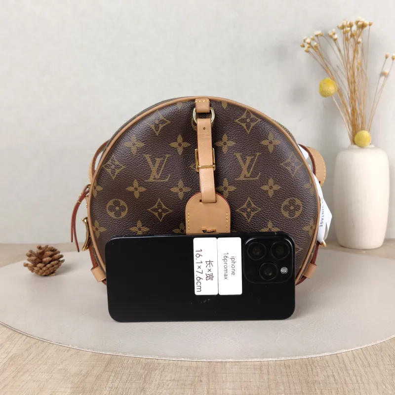 Louis Vuitton Crossbody Bag BOITE CHAPEAU SOUPLE Monogram PVC Large 20 × 8 × 22.5 cm — cover view 4 of 5