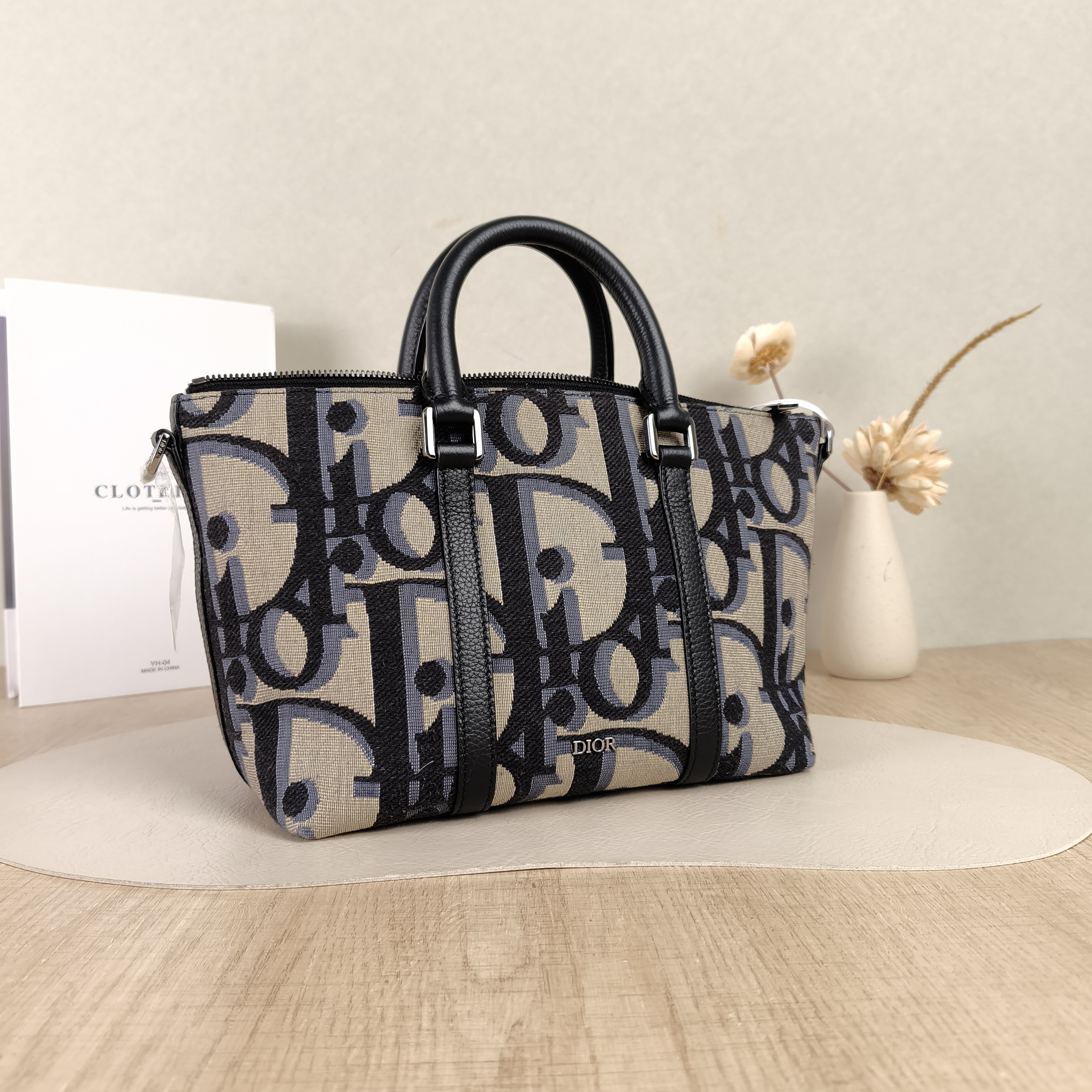 DIOR Crossbody Bag Weekender 25 Top Handle Bag Monogram logo Canvas One Size31 × 12 × 18 cm — cover view 2 of 5
