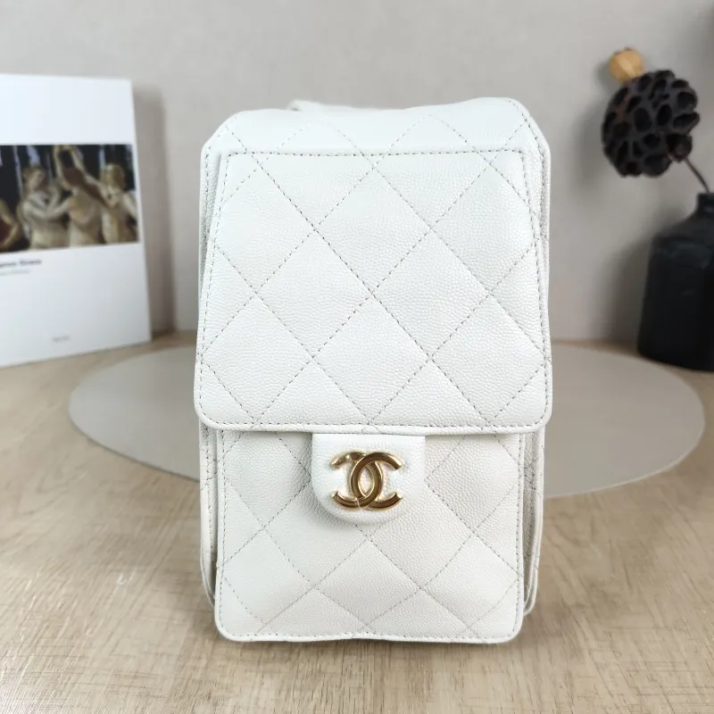 Chanel Shoulder Bag 25Bag White Grained Calfskin Small 26 × 14 × 30 cm — detail view 2 of 11
