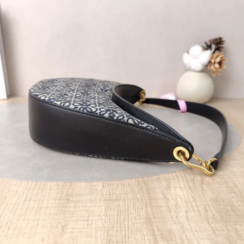 LOEWE Shoulder Bag luna Shoulder Bag Black Canvas Small 30 × 6 × 21 cm — detail view 10 of 11