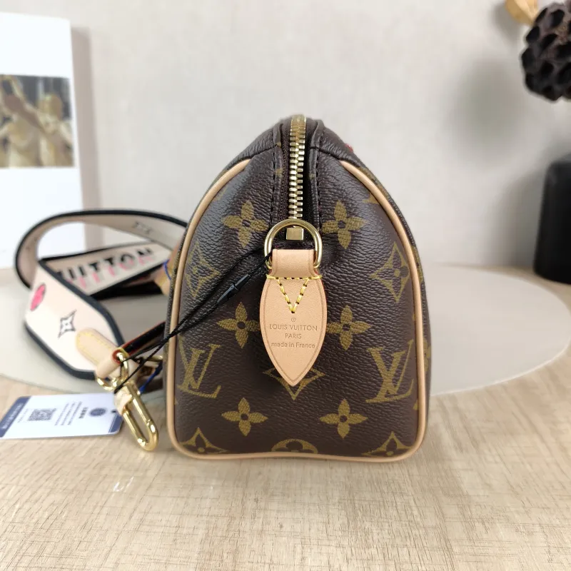 Louis Vuitton Crossbody Bag Speedy20 Shoulder Strap PVC Small20.5 × 12 × 13.5 cm — detail view 3 of 11