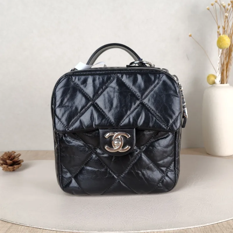 Chanel Crossbody Bag Crossbody Bag Black Waxed Leather One Size17 × 8 × 18 cm