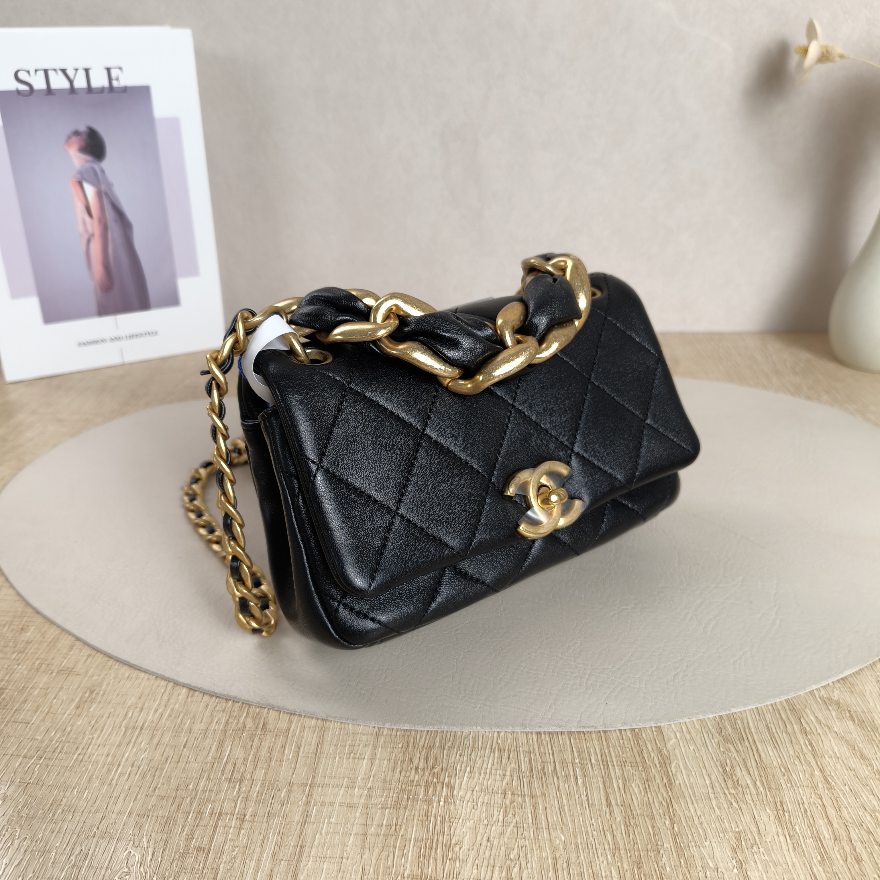 Chanel Crossbody Bagcf Collection Crossbody Bag Black Calfskin One Size18 × 5 × 12 cm — cover view 9 of 12